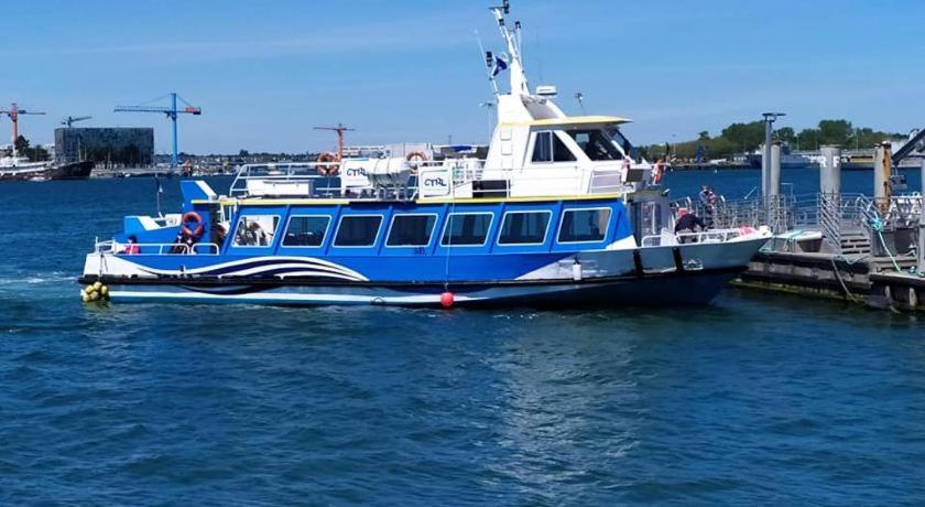 Le Kenav - Studio A 300 M Du Port Locmiquelic Bagian luar foto