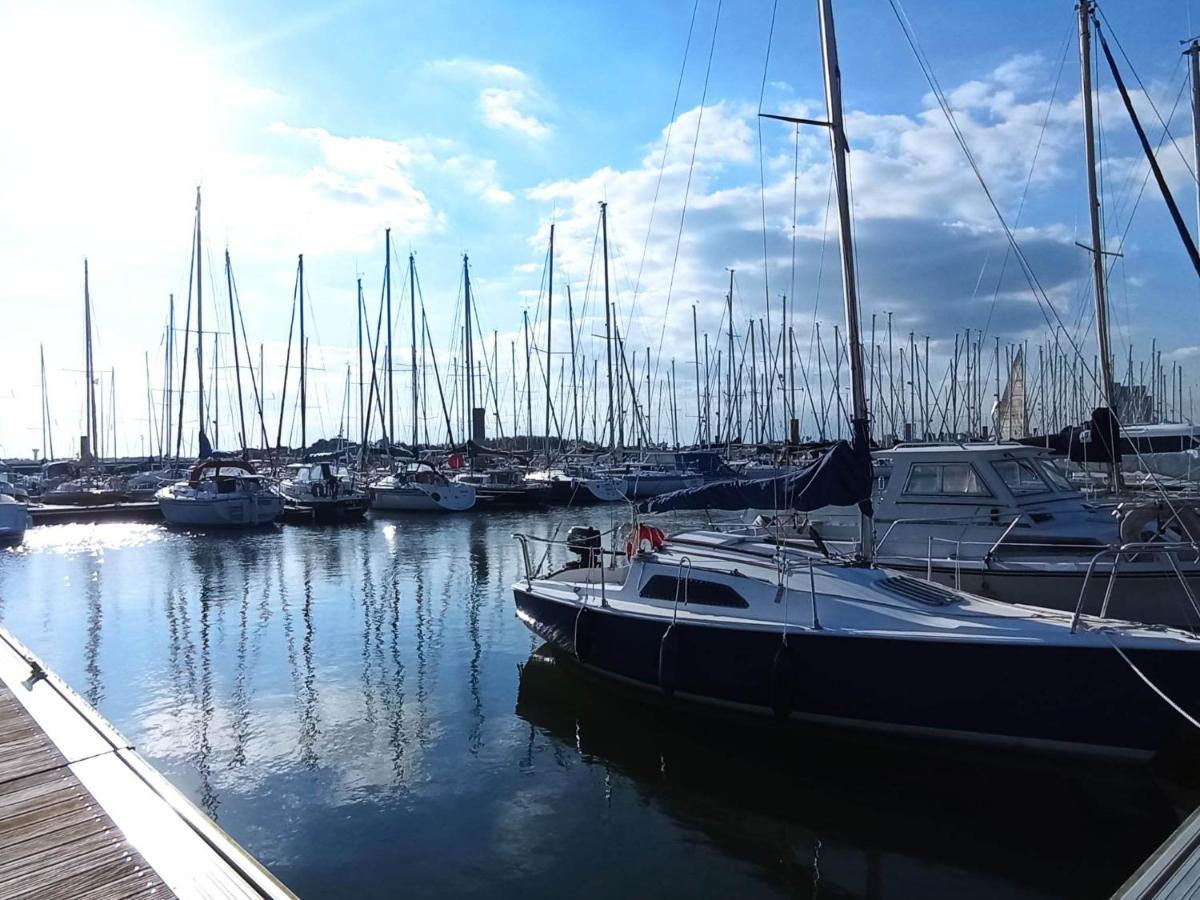 Le Kenav - Studio A 300 M Du Port Locmiquelic Bagian luar foto