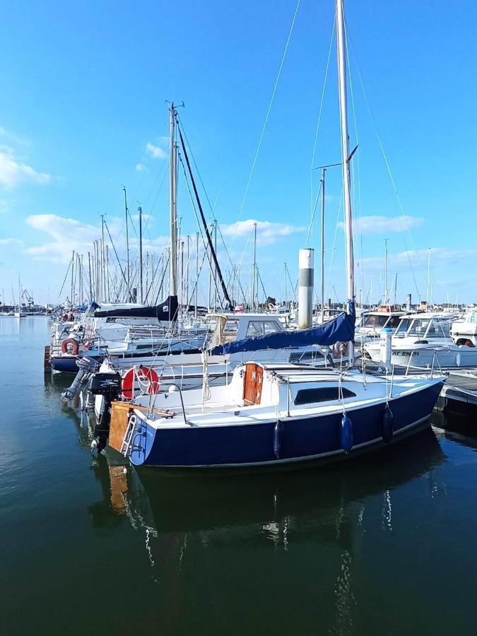 Le Kenav - Studio A 300 M Du Port Locmiquelic Bagian luar foto